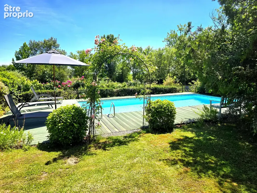 Charmante maison familiale avec piscine et terrasse, grand jardin et belles vues dégagées - photo 2