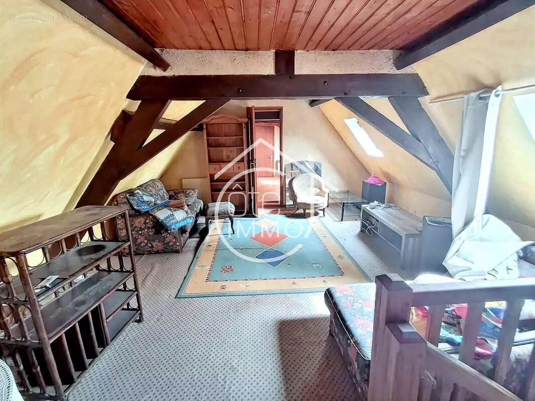 Maison à COURS-DE-PILE