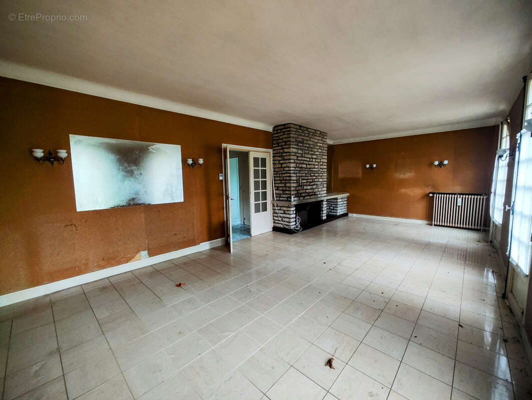 Maison à LE MEE-SUR-SEINE