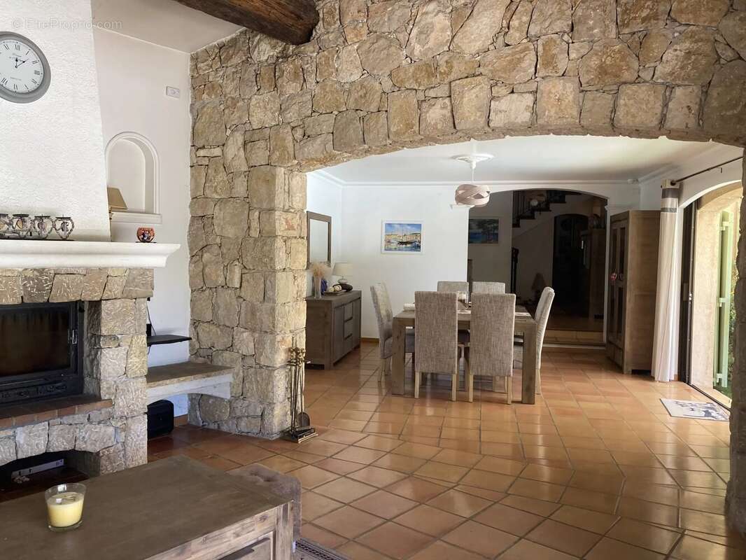 Maison à SAINT-VALLIER-DE-THIEY
