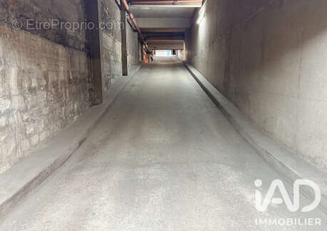 Photo 3 - Parking à PARIS-10E