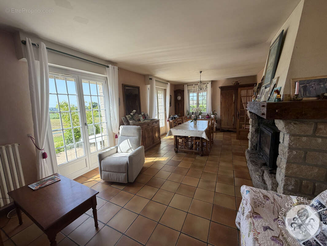 À vendre   Maison traditionnelle de qualité à Taden, aux portes de Dinan - photo 3