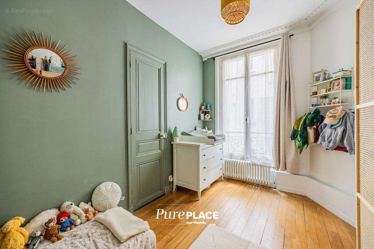 Appartement à PARIS-16E