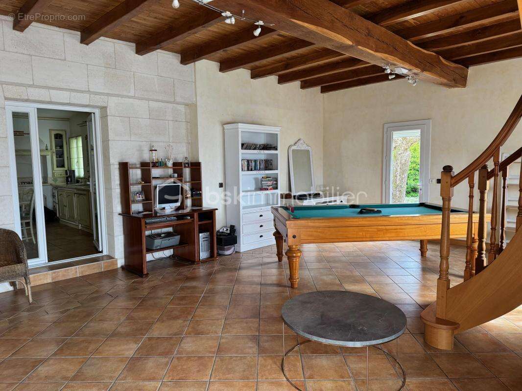 Maison à SAINT-QUENTIN-DE-BARON