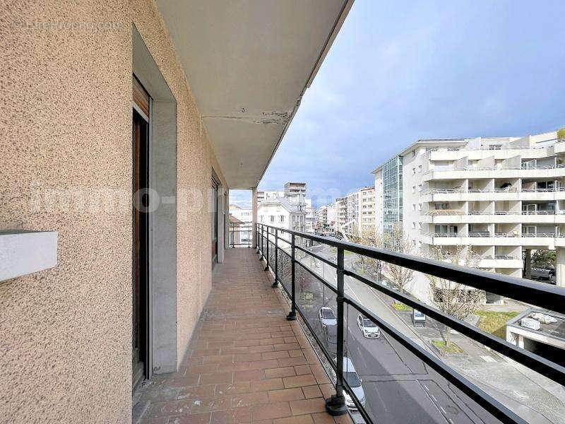T2_ANNEMASSE_GENEVE_PROCHE_DE_LA_FRONTIERE_SUISSE_opportunié_saisir_SEJOUR_chambre_salle_d_eau_balcon_ - Appartement à ANNEMASSE