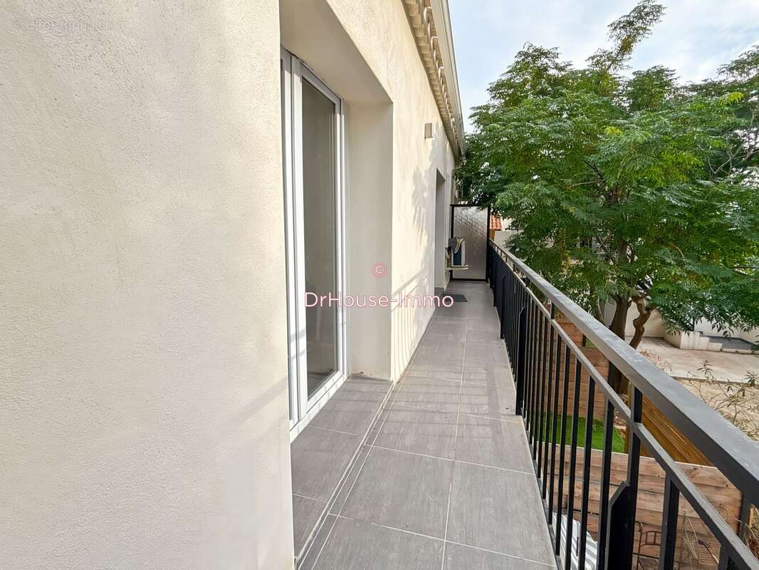 Appartement à POUSSAN