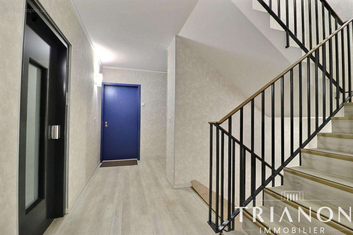 Appartement à L'ETANG-LA-VILLE