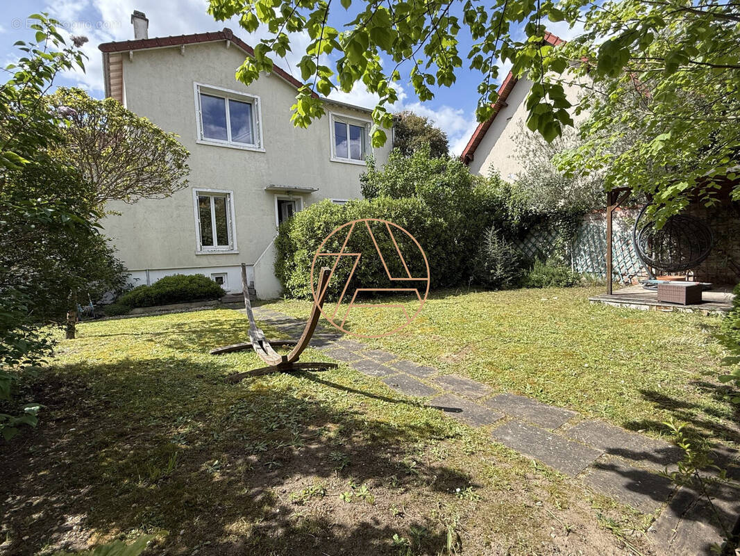 Maison à SAINT-MAUR-DES-FOSSES