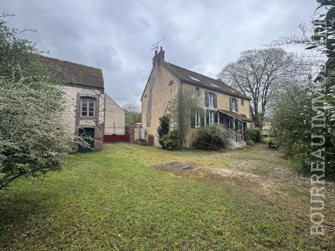 Maison à CHASSY