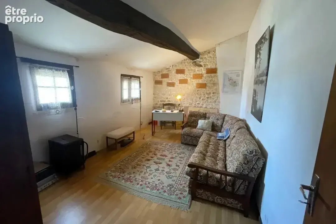 Maison de caractère avec  6 chambres, piscine et bel espace extérieur - photo 13