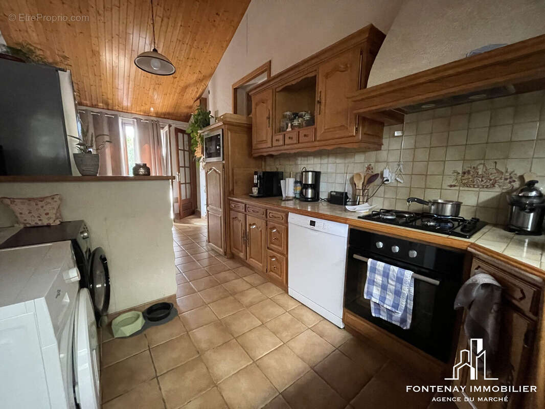 Maison à LA CAILLERE-SAINT-HILAIRE