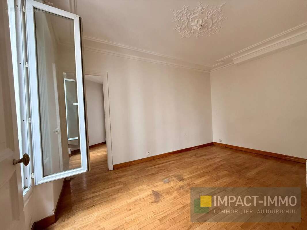 Appartement à PARIS-18E