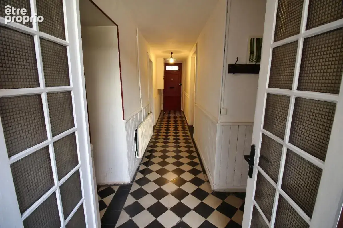 BAZAS CENTRE, maison de caractère avec cour intérieure, 8 pieces, 4 chambres - photo 7