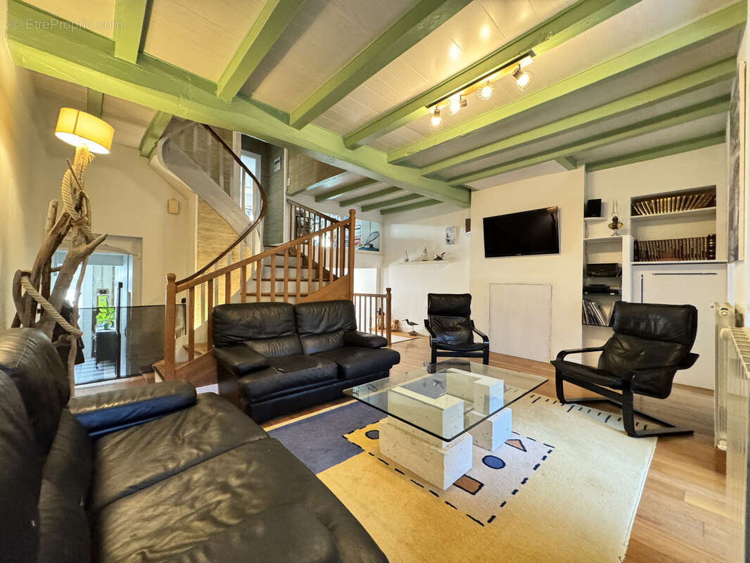 Maison à BARBEZIEUX-SAINT-HILAIRE