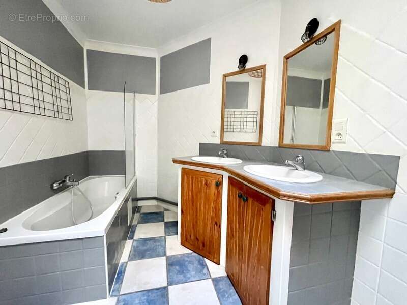 Appartement à AIGUES-MORTES