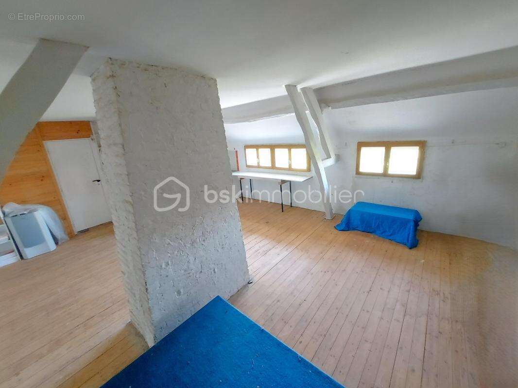 Maison de caractère avec dépendances ! calme, espace et potentiel : une opportunité à saisir ! - photo 13