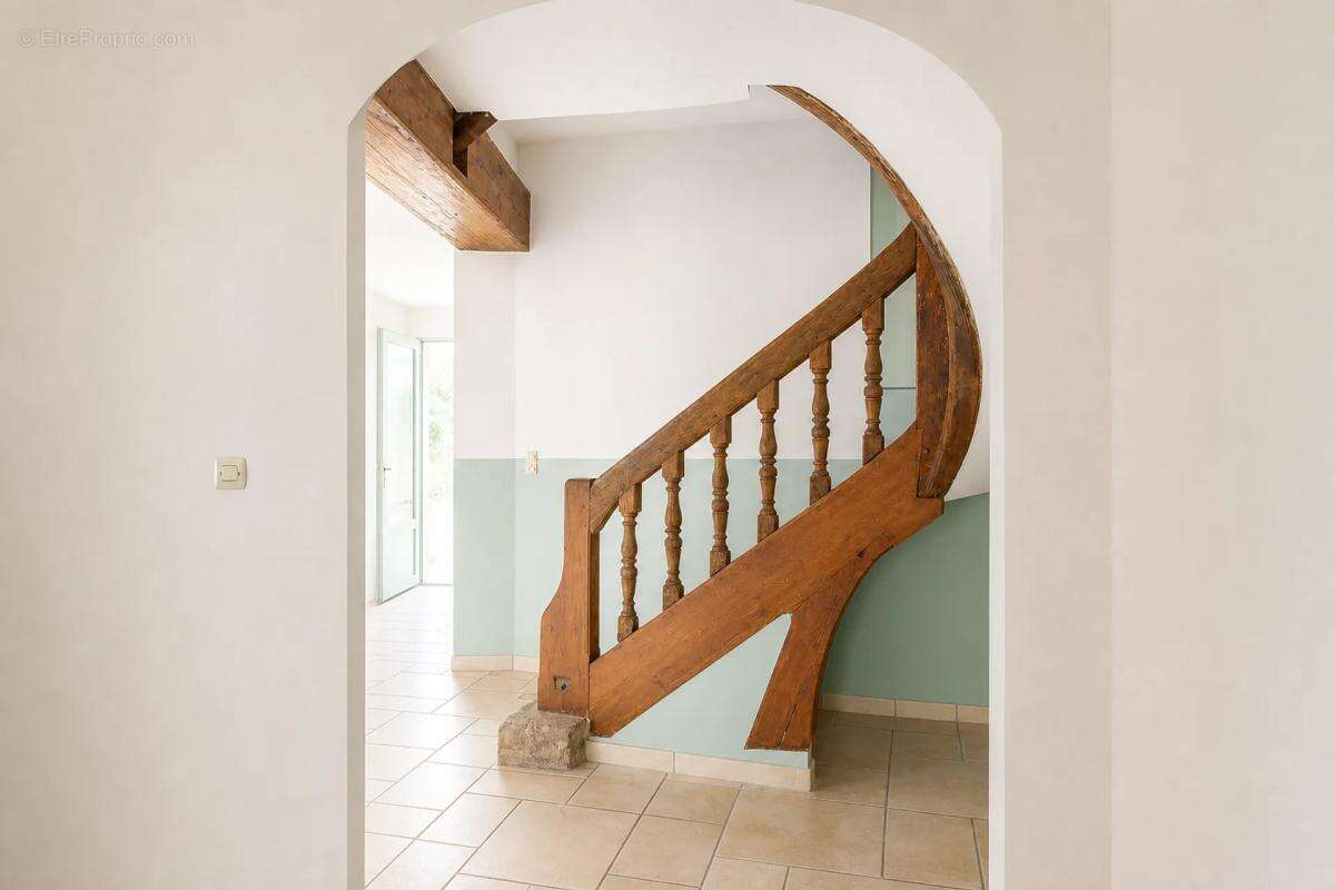 Maison de caractère avec jardin - 112 m2 - Villeneuve-le-Comte - photo 22