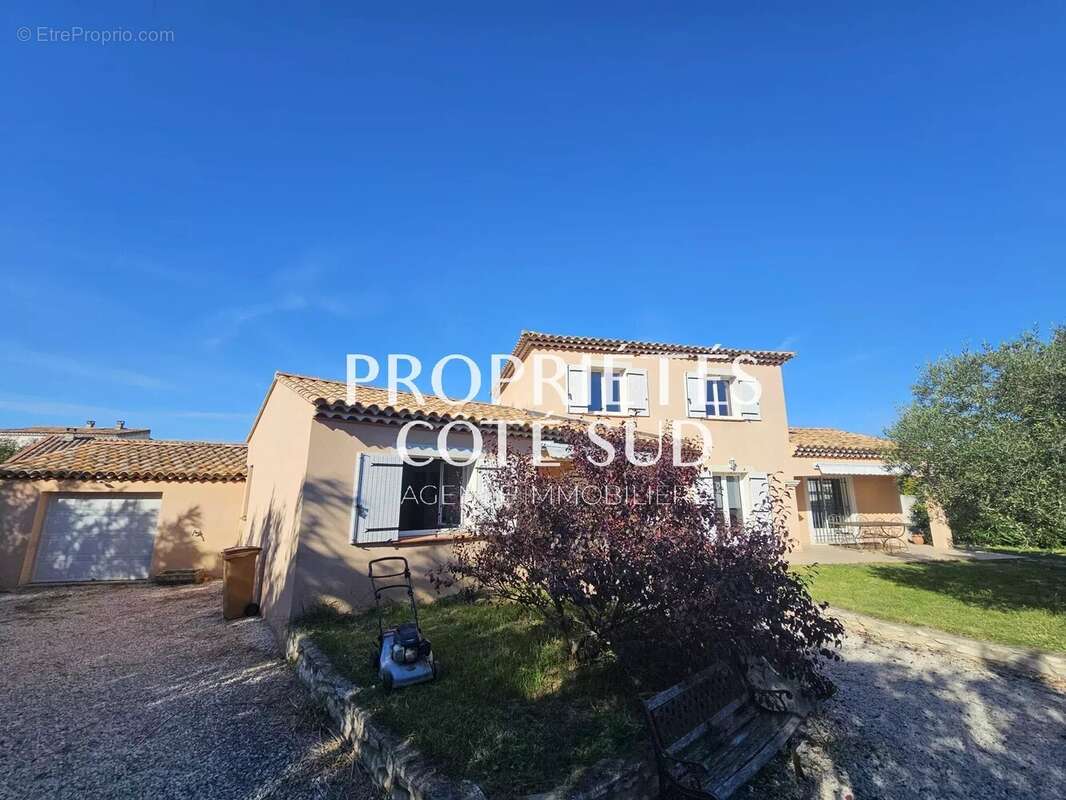 Maison à SAINT-VICTOR-LA-COSTE