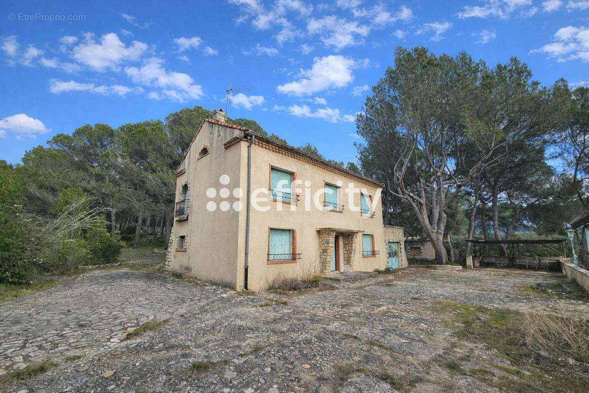 Maison à VENTABREN