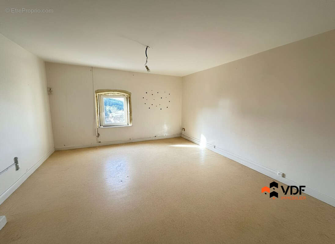 Appartement à CUINZIER