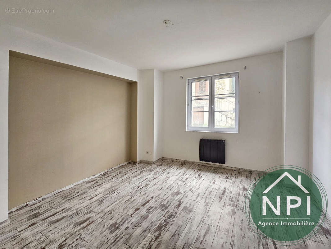 Appartement à PRINGY