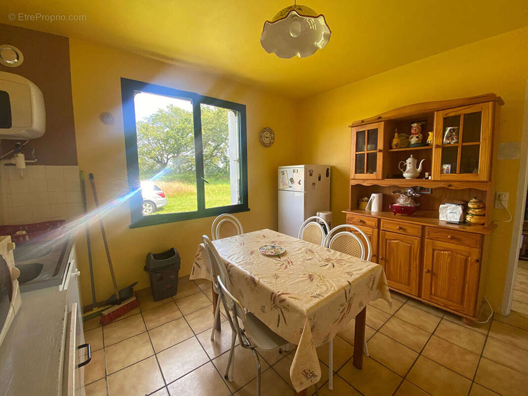 Maison à SAINT-HILAIRE-DE-CHALEONS