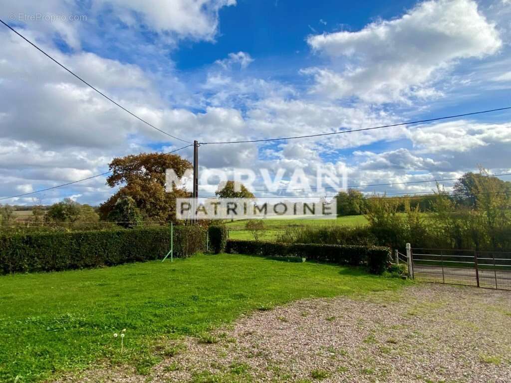 Maison à CRUX-LA-VILLE