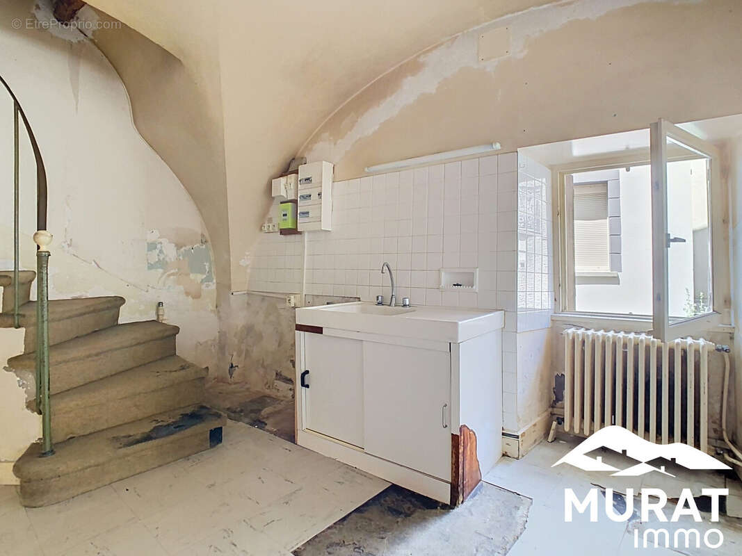 Maison 90 m² à Saint-Sandoux  - photo 4