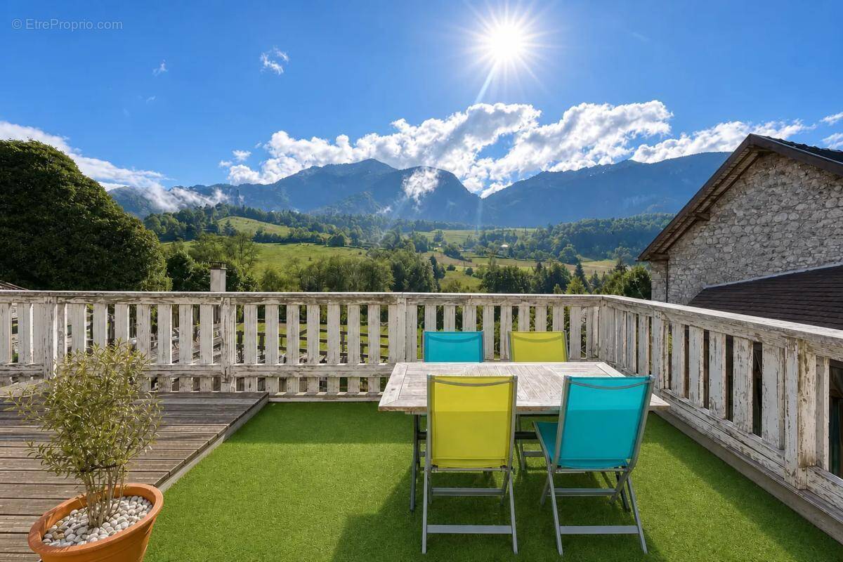Appartement à POMMIERS-LA-PLACETTE