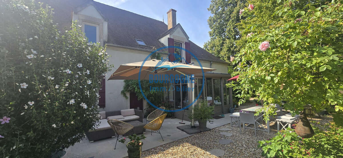 DAMEREY   Superbe propriété bourguignonne de caractère de 330 m2 habitable avec piscine - photo 3