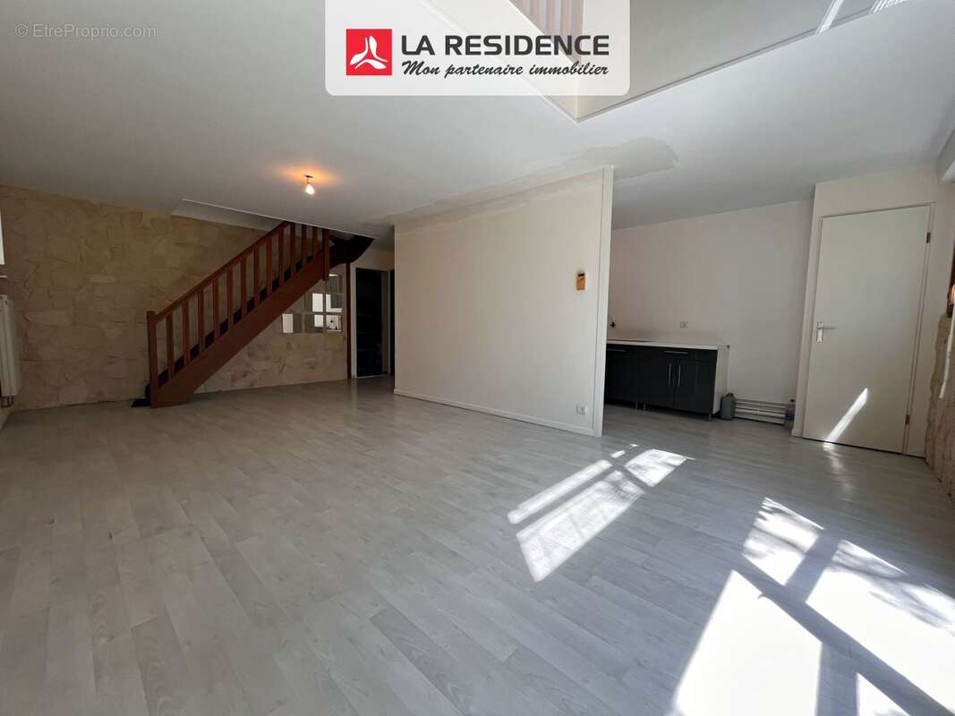 Appartement 73 m² à Plaisir  - photo 2