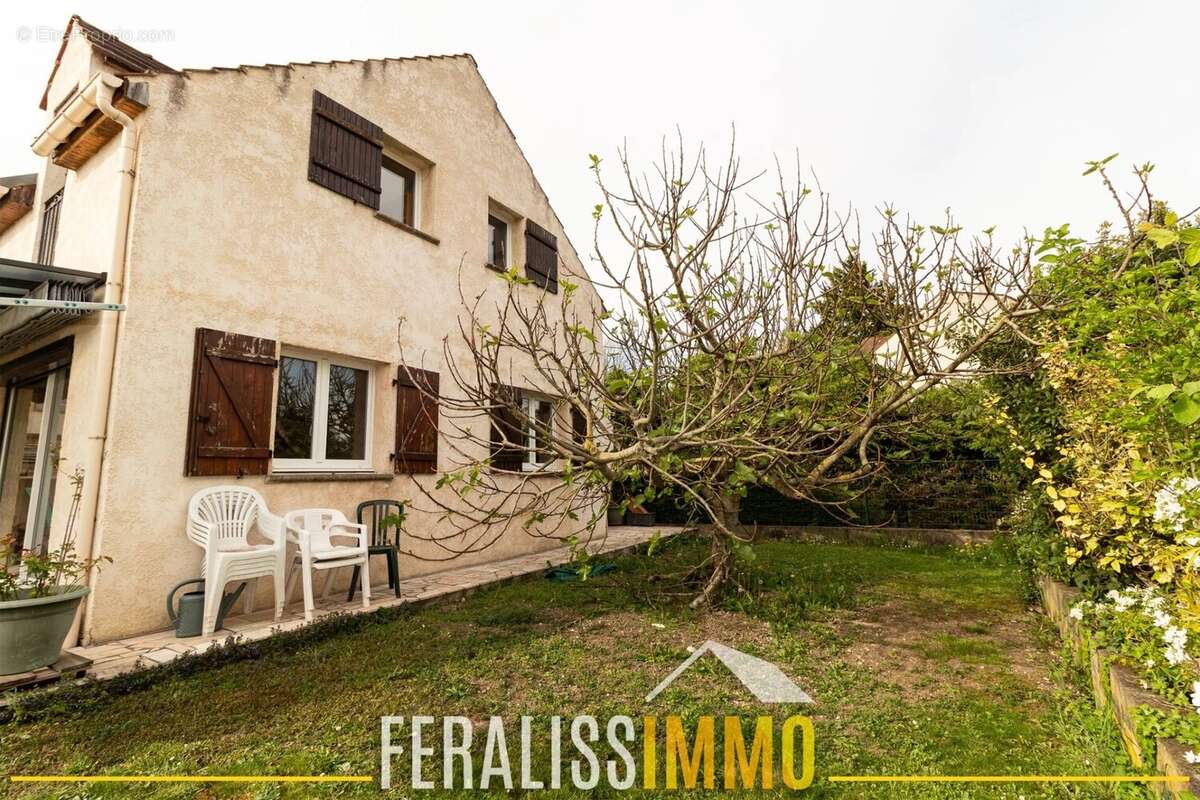 Maison à VAUX-SUR-SEINE