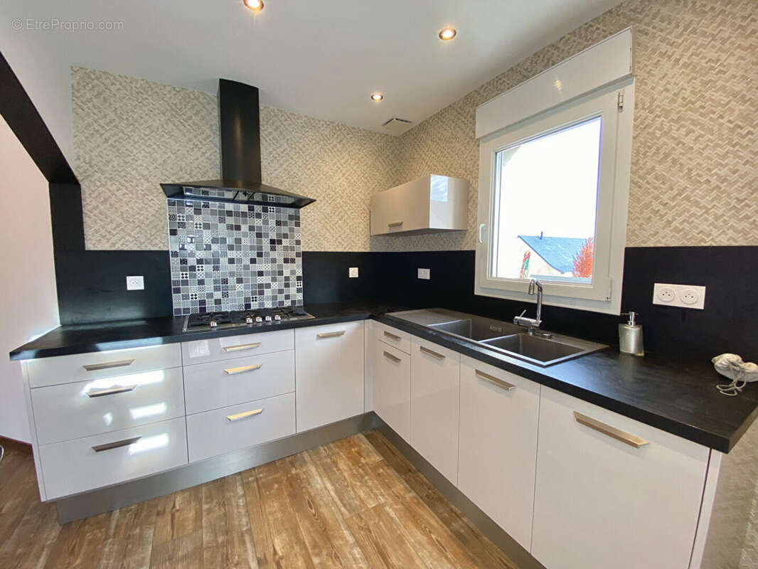 Maison à L&#039;HUISSERIE