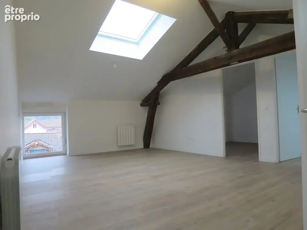 TULLINS - T3 sous les toits - photo 2