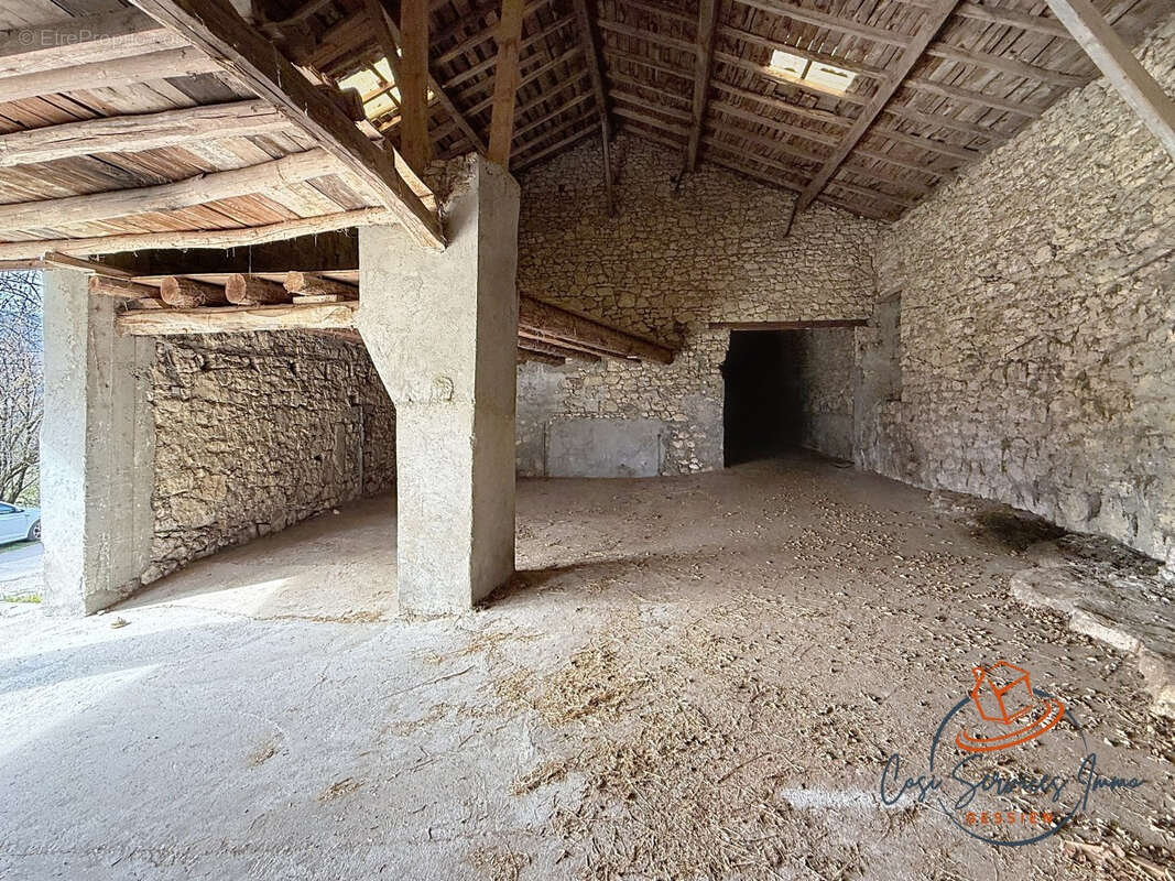 Maison à BELLEGARDE-SUR-VALSERINE
