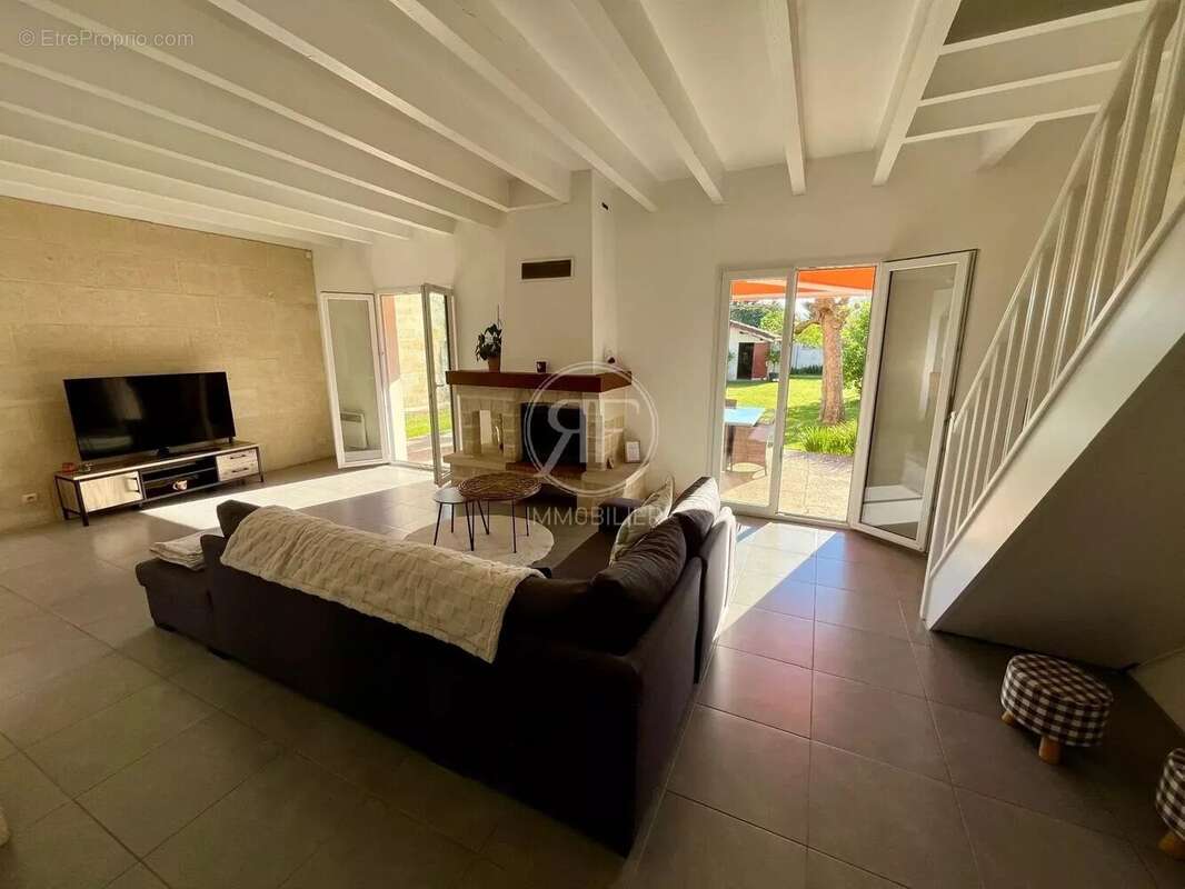 Maison à VAYRES