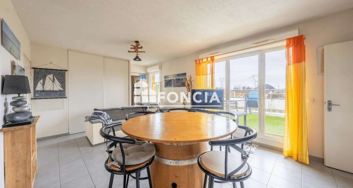 Appartement à AMBES