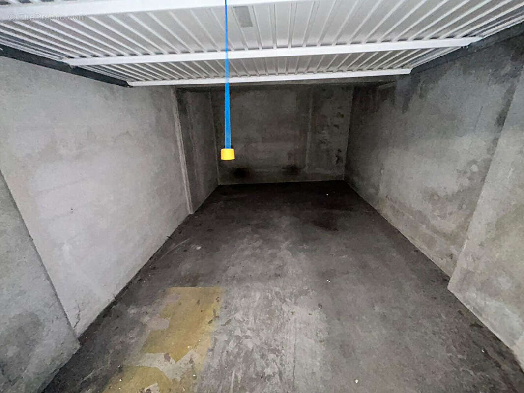 Parking à MARSEILLE-9E