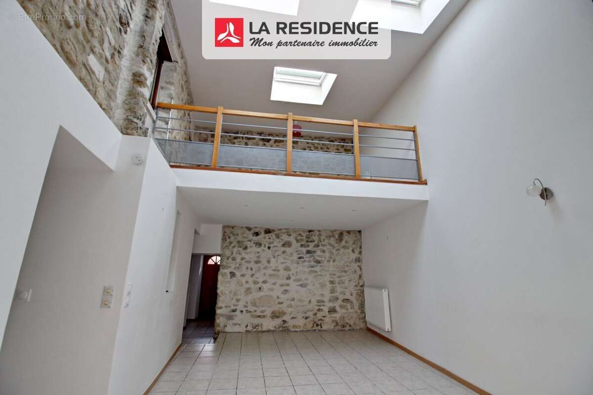 Maison 104 m² à Conflans-Sainte-Honorine  - photo 2