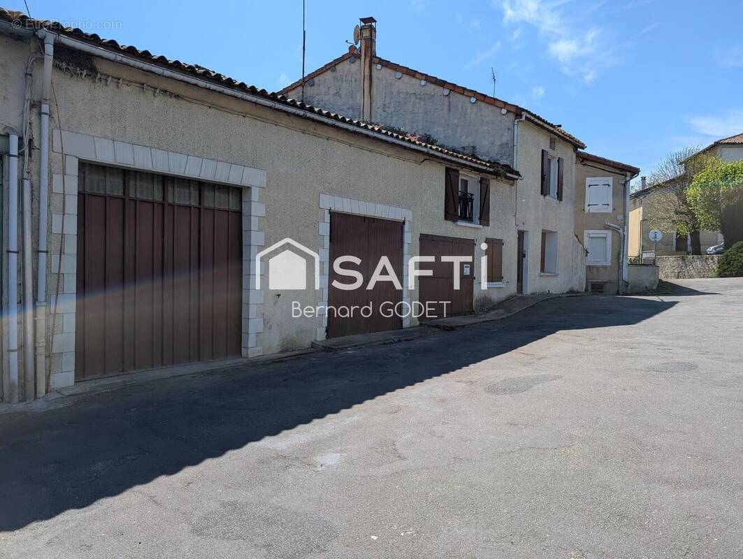 Photo 1 - Maison à RUFFEC