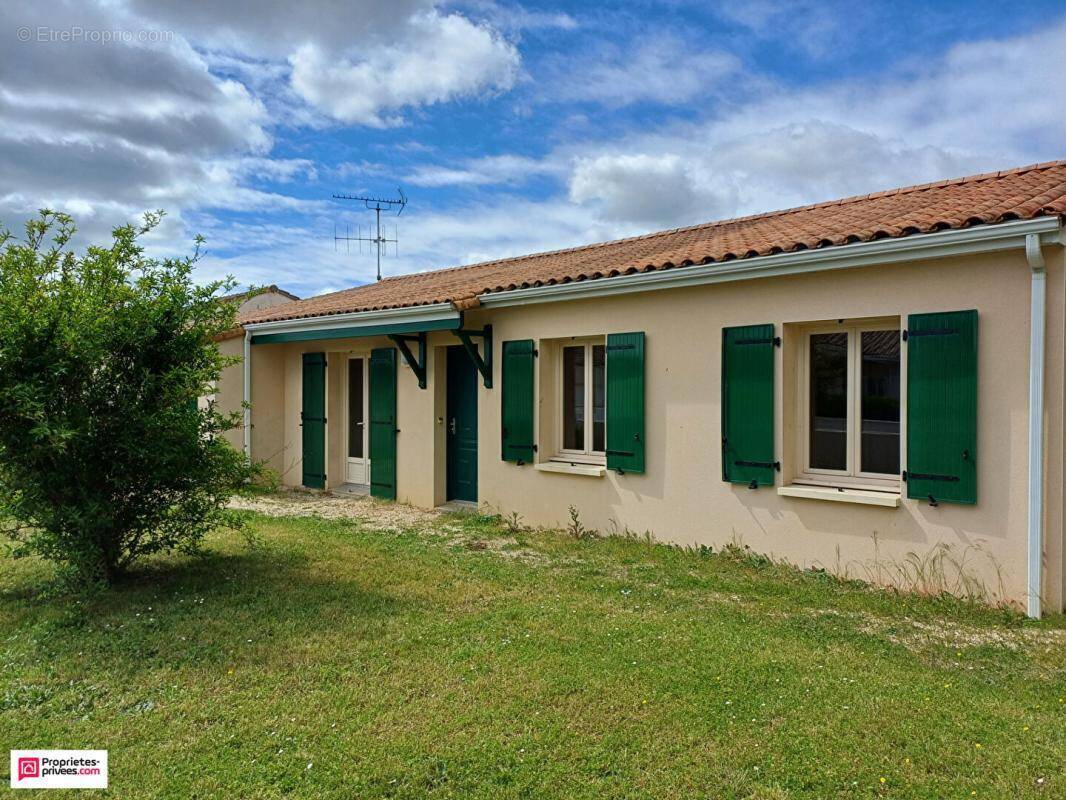 Maison à VOUILLE