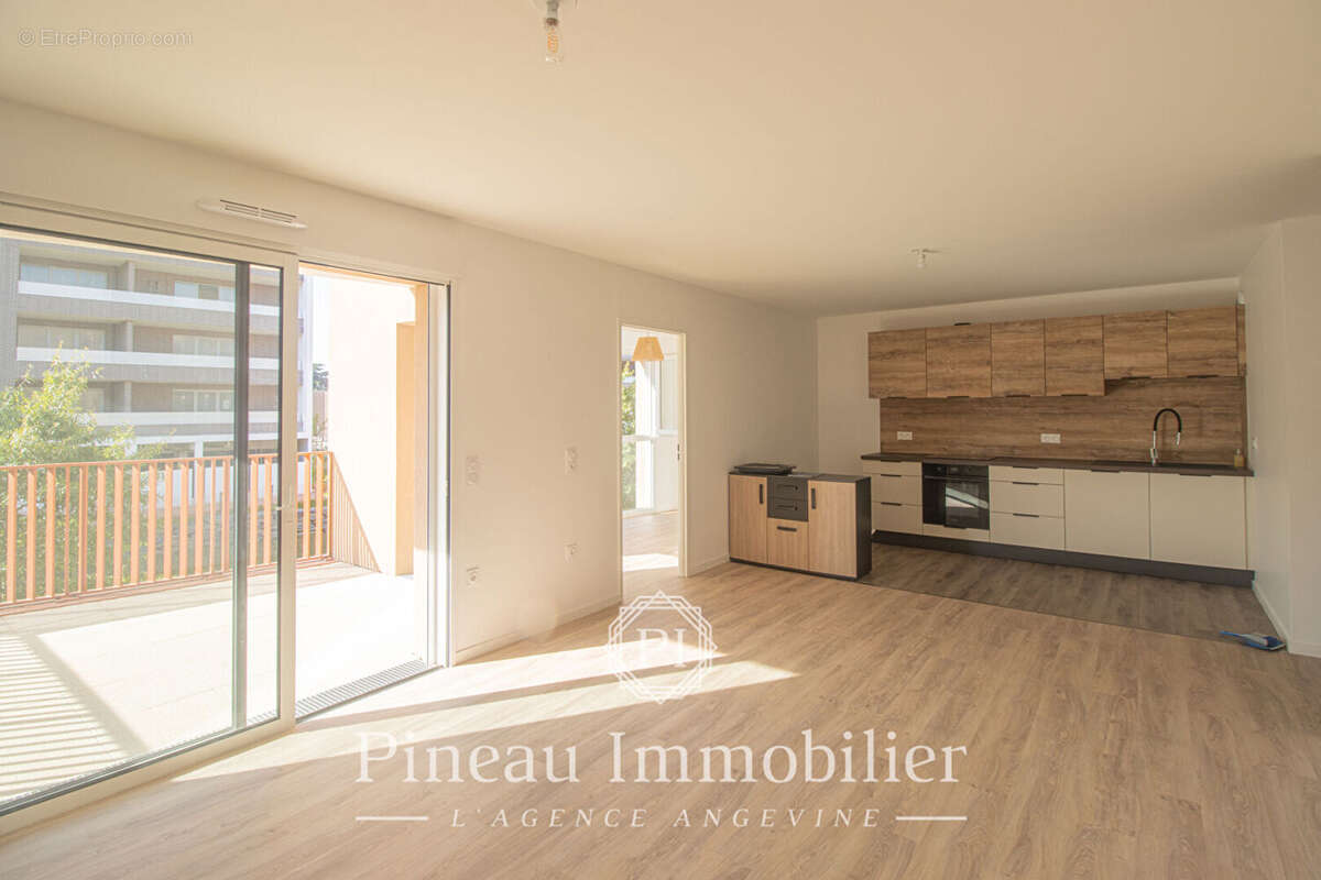 Appartement à LES PONTS-DE-CE