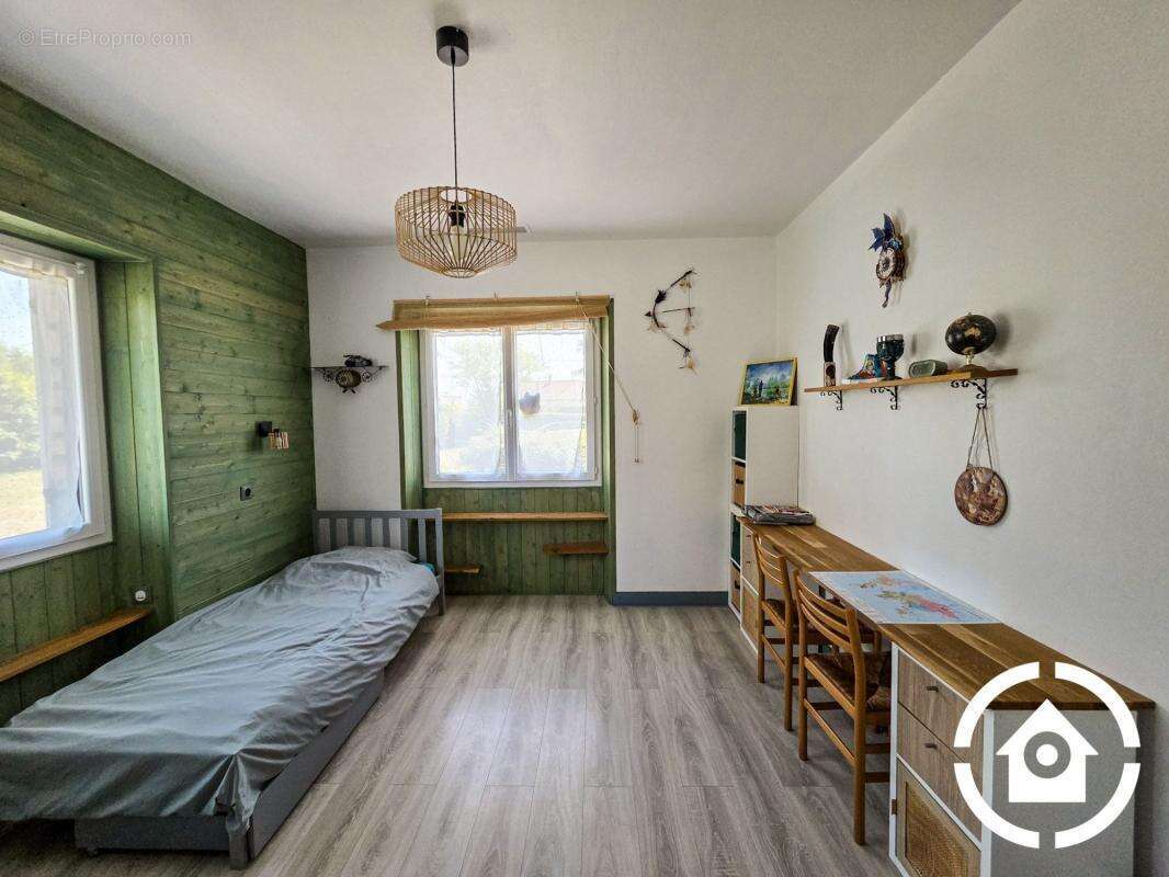 ? Maison familiale sur sous-sol - 4 chambres + studio - T - photo 13