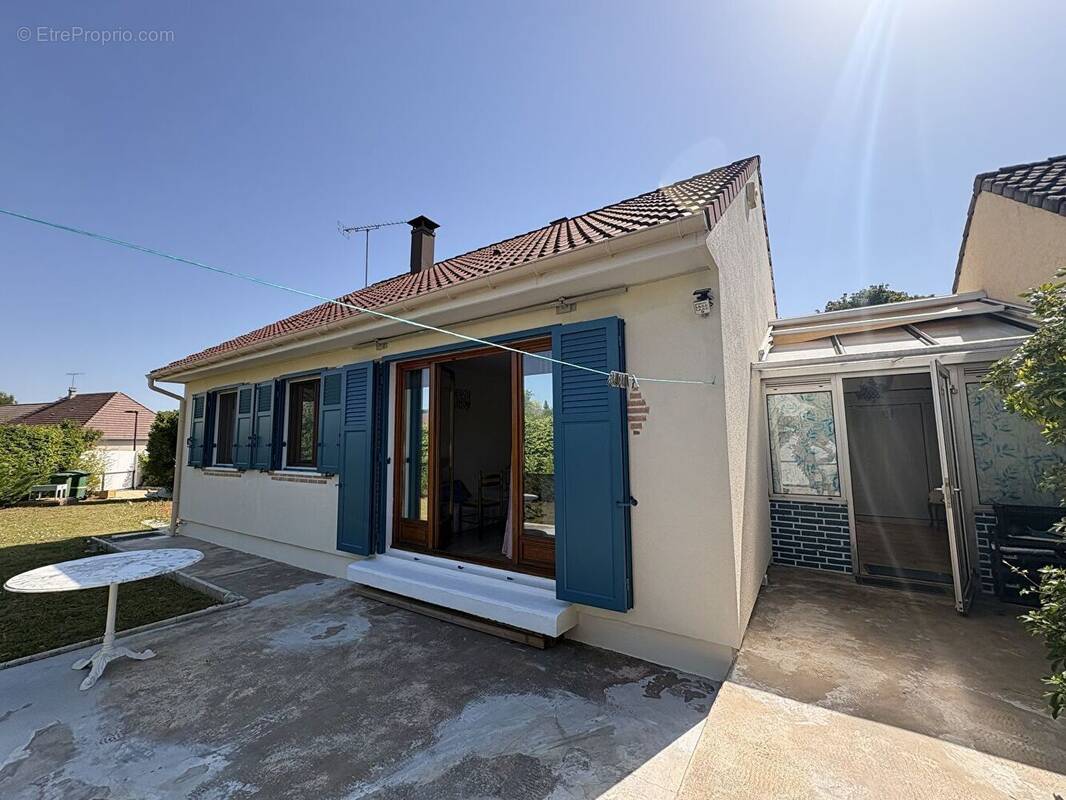 Maison à MERU