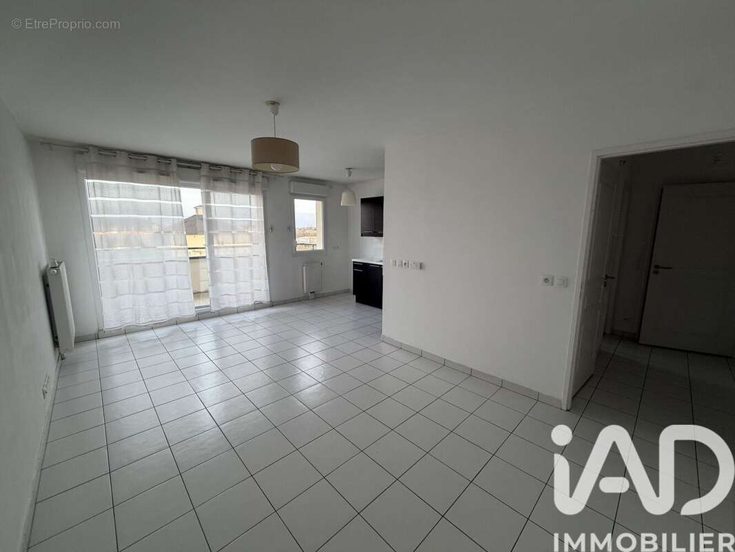 Photo 2 - Appartement à SAINT-PIERRE-DU-PERRAY