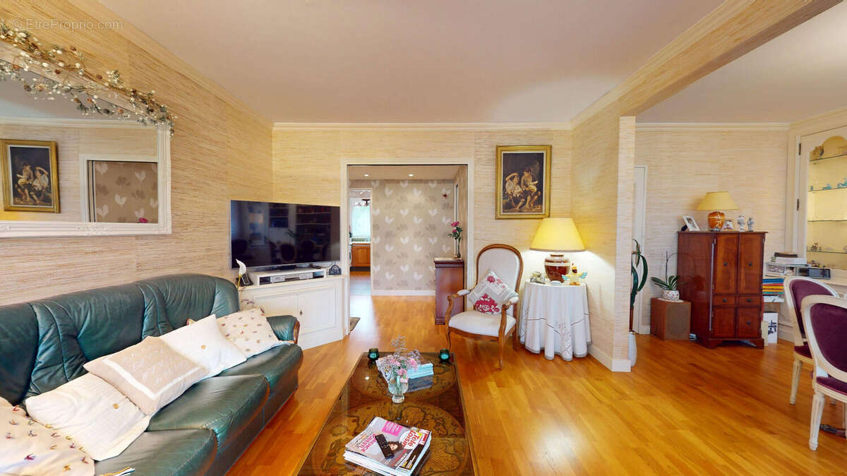 Appartement Bois d'Arcy 5 pièces 97.20 m2 + 1 cave + 1 garage fermé extérieur - photo 5