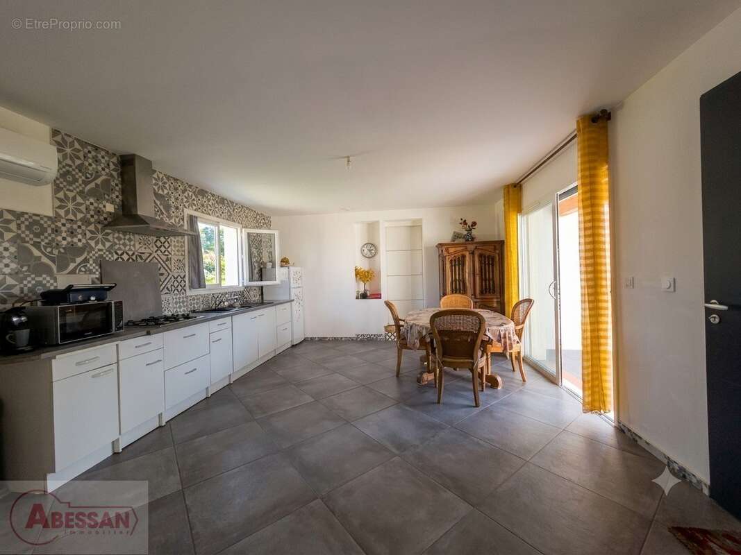Maison 125 m² à La Calmette  - photo 6
