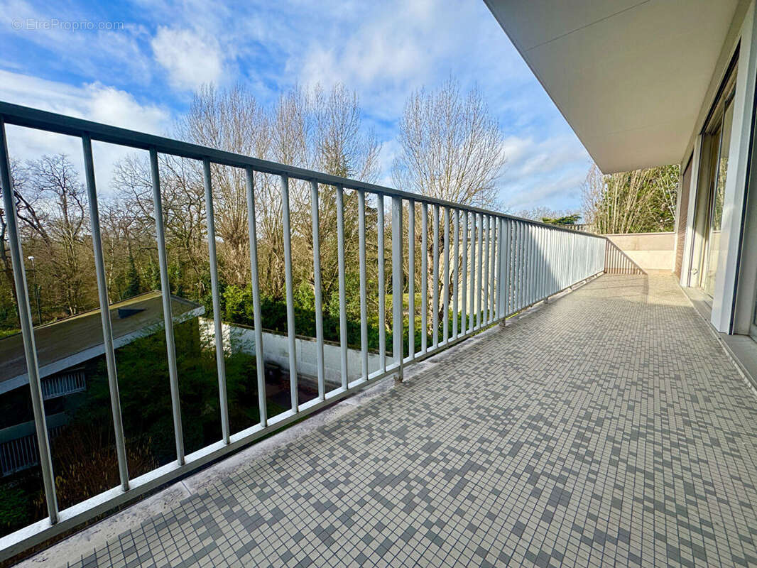 Appartement à FONTENAY-SOUS-BOIS