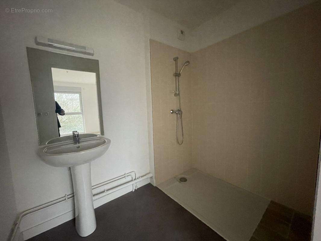 Appartement à SAINT-YRIEIX-LA-PERCHE