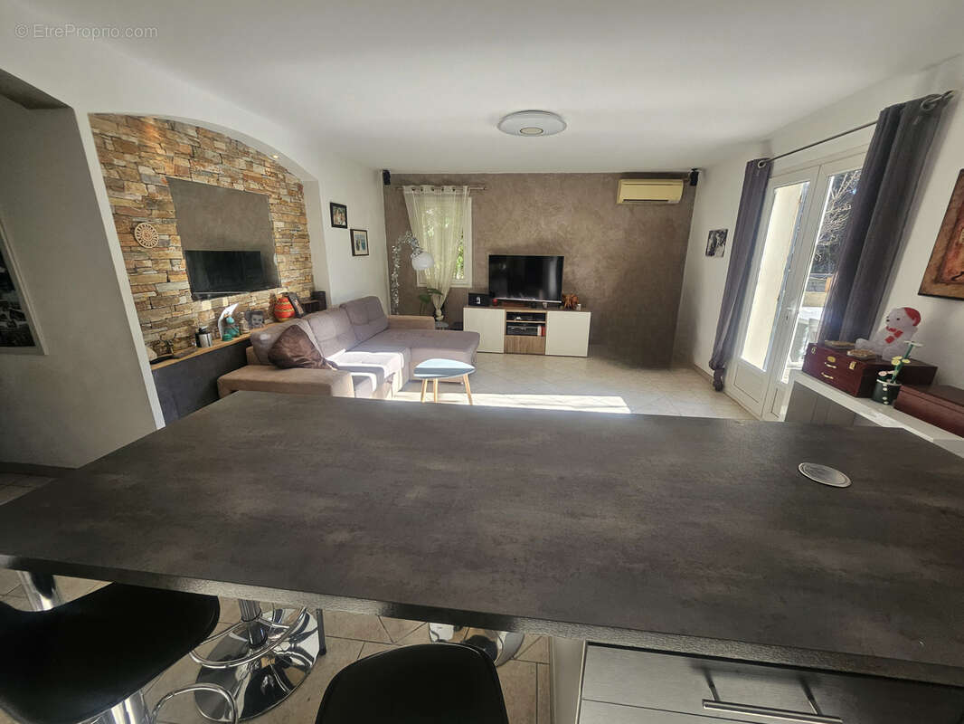Appartement à MARSEILLE-11E